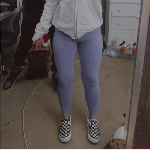 Nvgtn Leggings, have a cute rouche on the butt makes your butt look *chefs kiss* - Picture 2 of 3